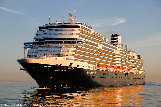 Das Kreuzfahrtschiff KONINGSDAM am 23. Mai 2018 im Kreuzfahrthafen Warnem&uuml;nde in der Hansestadt Rostock.