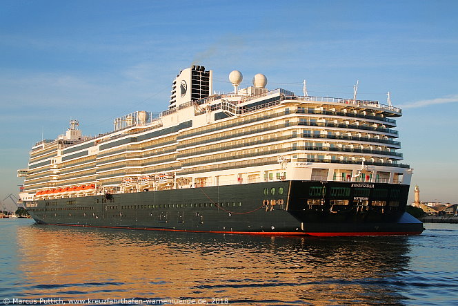 Das Kreuzfahrtschiff KONINGSDAM am 23. Mai 2018 im Kreuzfahrthafen Warnem&uuml;nde in der Hansestadt Rostock.
