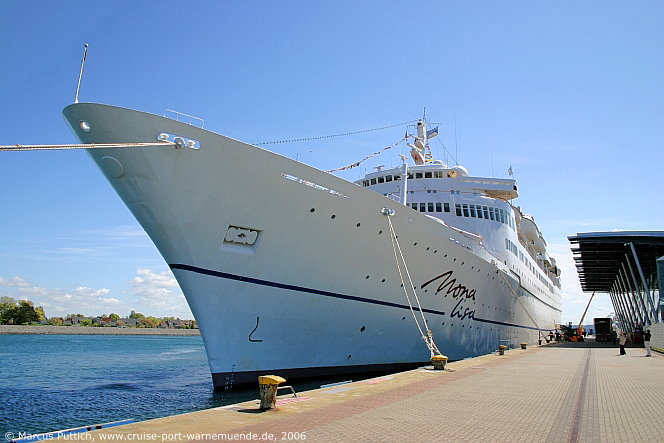 Das Kreuzfahrtschiff MONA LISA am 14. Mai 2006 im Ostseebad Warnemünde.