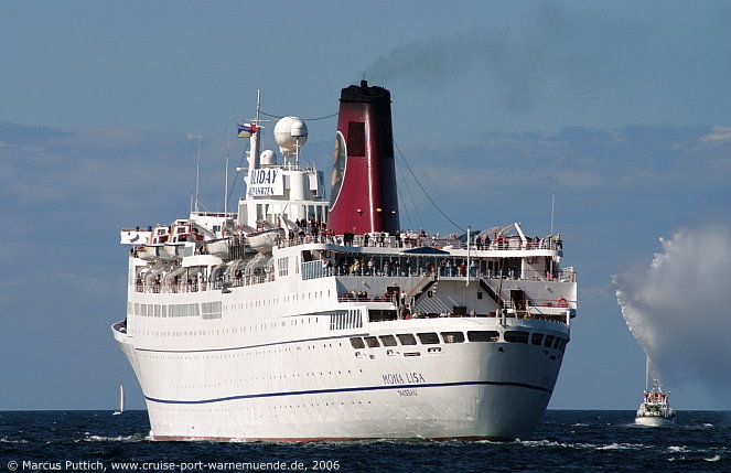 Das Kreuzfahrtschiff MONA LISA am 14. Mai 2006 im Ostseebad Warnem&uuml;nde.