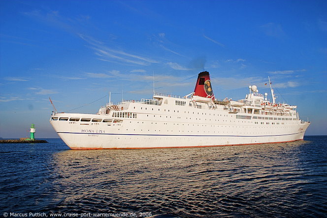 Das Kreuzfahrtschiff MONA LISA am 24. September 2006 im Ostseebad Warnem&uuml;nde.