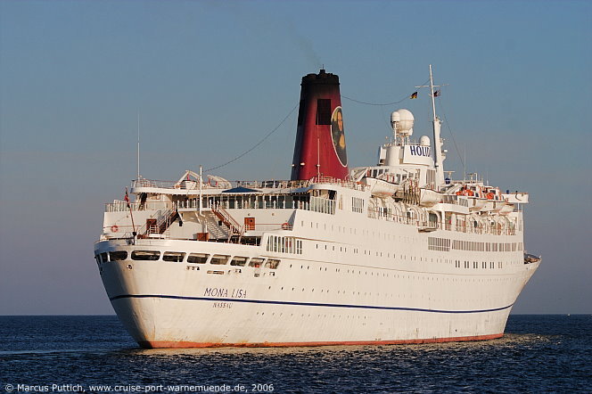 Das Kreuzfahrtschiff MONA LISA am 24. September 2006 im Ostseebad Warnem&uuml;nde.