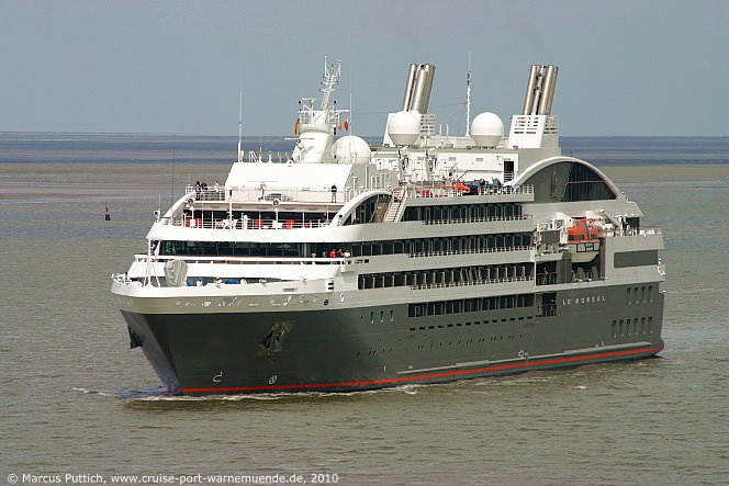 Das Kreuzfahrtschiff LE BOREAL am 30. Juni 2010 in Bremerhaven (Deutschland).