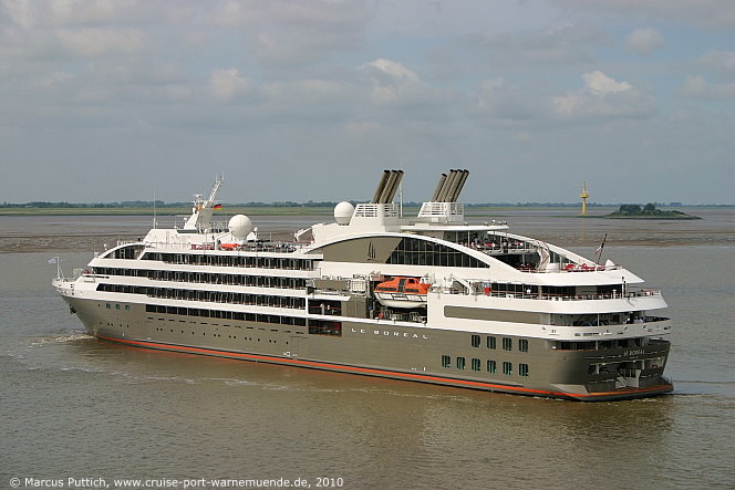 Das Kreuzfahrtschiff LE BOREAL am 30. Juni 2010 in Bremerhaven (Deutschland).