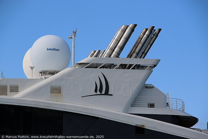 Das Kreuzfahrtschiff LE LAPEROUSE von der Kreuzfahrtreederei Compagnie du Ponant am 21. August 2025 im Kreuzfahrthafen Warnemünde in der Hansestadt Rostock (Erstanlauf).