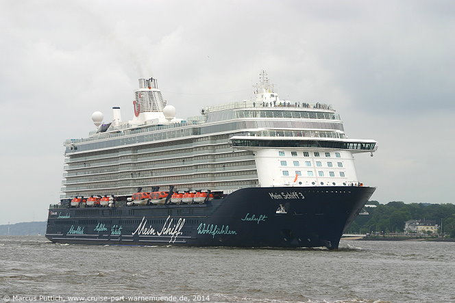 Das Kreuzfahrtschiff MEIN SCHIFF 3 am 01. Juni 2014 in Hamburg (Deutschland).