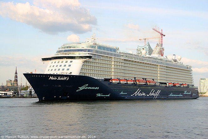 Das Kreuzfahrtschiff MEIN SCHIFF 3 am 02. Juni 2014 in Hamburg (Deutschland).