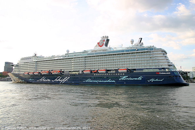 Das Kreuzfahrtschiff MEIN SCHIFF 3 am 02. Juni 2014 in Hamburg (Deutschland).