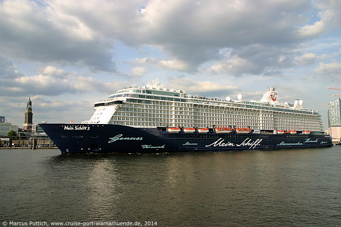 Das Kreuzfahrtschiff MEIN SCHIFF 3 am 10. Juni 2014 in Hamburg (Deutschland).