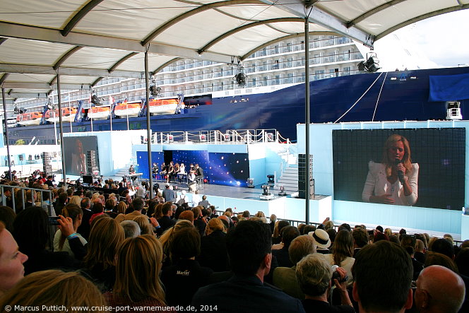 Die Taufe von dem Kreuzfahrtschiff MEIN SCHIFF 3 am 12. Juni 2014 in Hamburg (Deutschland) unter dem Motto 'Diamant trifft Perle'.