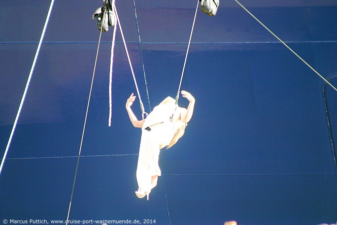 Die Taufe von dem Kreuzfahrtschiff MEIN SCHIFF 3 am 12. Juni 2014 in Hamburg (Deutschland) unter dem Motto 'Diamant trifft Perle'.