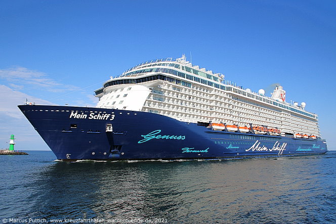 Kreuzfahrtschiff MEIN SCHIFF 3 am 05. AUgust 2021 im Kreuzfahrthafen Warnemünde in der Hansestadt Rostock