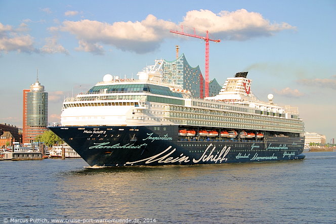 Das Kreuzfahrtschiff MEIN SCHIFF 2 am 25. Mai 2014 in Hamburg (Deutschland).