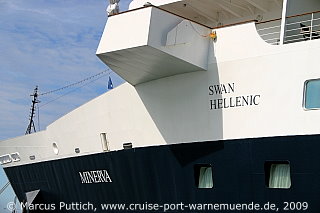 Das Kreuzfahrtschiff MINERVA am 19. August 2009 im Ostseebad Warnem&uuml;nde.