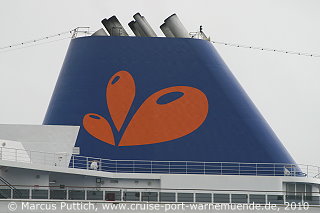 Das Kreuzfahrtschiff GRAND MISTRAL von der Kreuzfahrtreederei Iberocruceros am 16. August 2010 im Kreuzfahrthafen Warnem&uuml;nde in der Hansestadt Rostock.