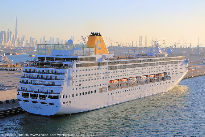 Das Kreuzfahrtschiff COSTA neoRIVIERA von der Kreuzfahrtreederei Costa Crociere<BR>am 07. Dezember 2014 in Dubai (Vereinigte Arabische Emirate).