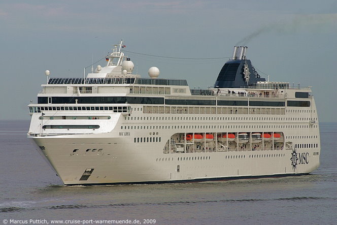 Das Kreuzfahrtschiff MSC LIRICA am 27. Juli 2009 in Bremerhaven (Deutschland).