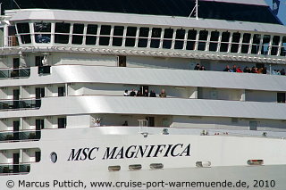 Das Kreuzfahrtschiff MSC MAGNIFICA am 05. M&auml;rz 2010 in Hamburg (Deutschland).