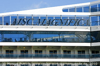 Das Kreuzfahrtschiff MSC MAGNIFICA am 05. M&auml;rz 2010 in Hamburg (Deutschland).