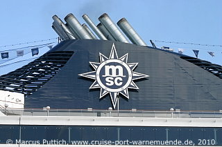 Das Kreuzfahrtschiff MSC MAGNIFICA am 05. M&auml;rz 2010 in Hamburg (Deutschland).