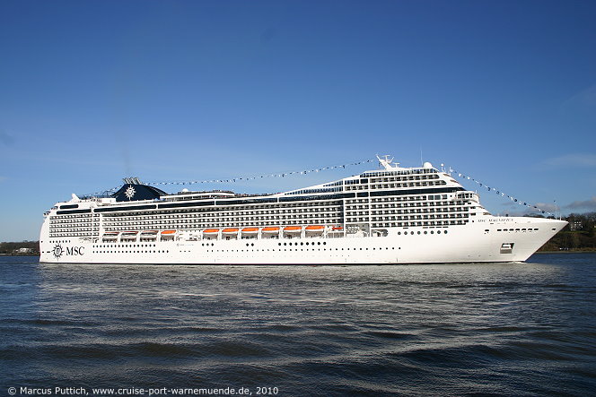 Das Kreuzfahrtschiff MSC MAGNIFICA am 05. M&auml;rz 2010 in Hamburg (Deutschland).