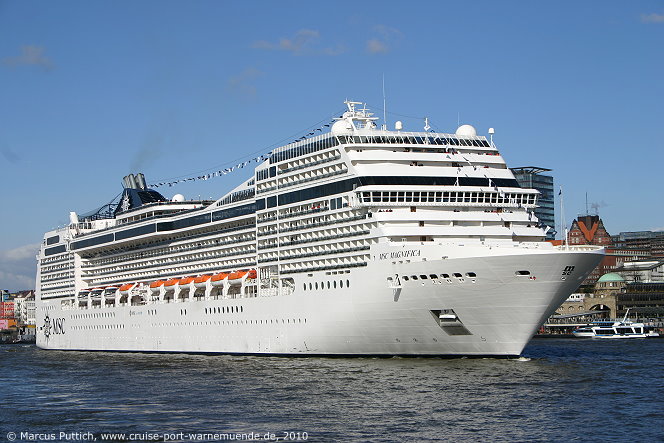 Kreuzfahrtschiff MSC MAGNIFICA ab 13. Mai 2017 im Kreuzfahrthafen Warnemünde und im Seehafen Rostock