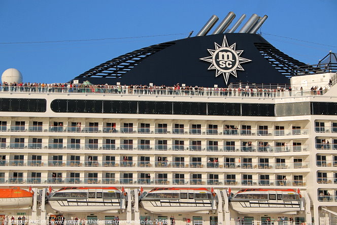 Das Kreuzfahrtschiff MSC ORCHESTRA am 19. Mai 2018 im Kreuzfahrthafen Warnem&uuml;nde in der Hansestadt Rostock.