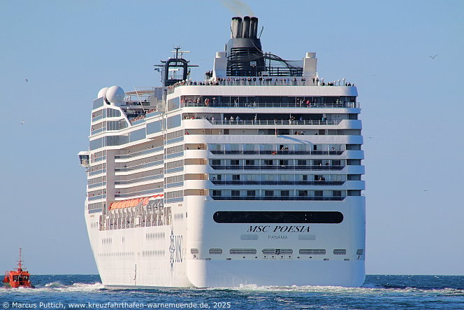 Das Kreuzfahrtschiff MSC POESIA von der Kreuzfahrtreederei MSC Crociere am 11. Mai 2025 im Kreuzfahrthafen Warnem&uuml;nde in der Hansestadt Rostock.