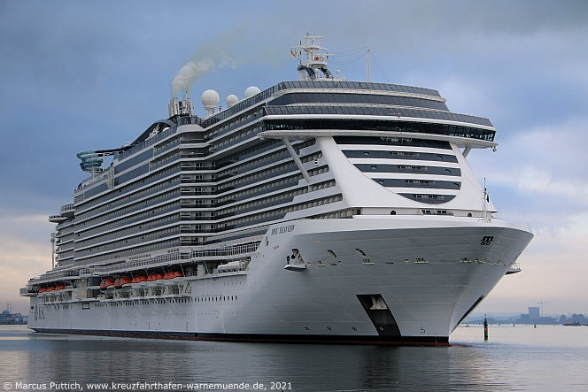 Das Kreuzfahrtschiff MSC SEAVIEW am 08. Oktober 2021 im Kreuzfahrthafen Warnem&uuml;nde in der Hansestadt Rostock.