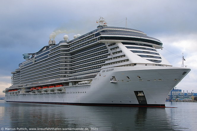 Das Kreuzfahrtschiff MSC SEAVIEW am 08. Oktober 2021 im Kreuzfahrthafen Warnem&uuml;nde in der Hansestadt Rostock.