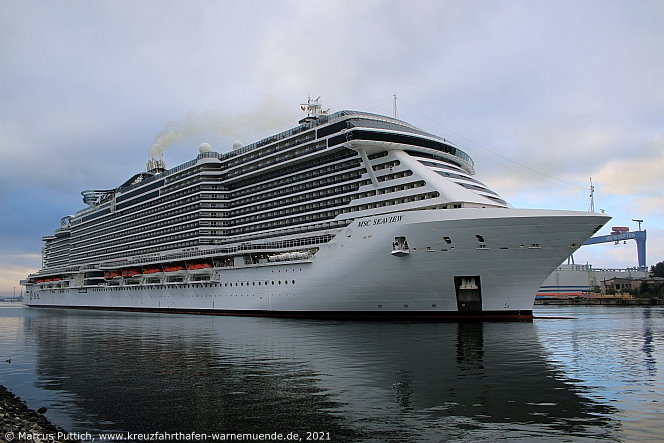 Das Kreuzfahrtschiff MSC SEAVIEW am 08. Oktober 2021 im Kreuzfahrthafen Warnem&uuml;nde in der Hansestadt Rostock.