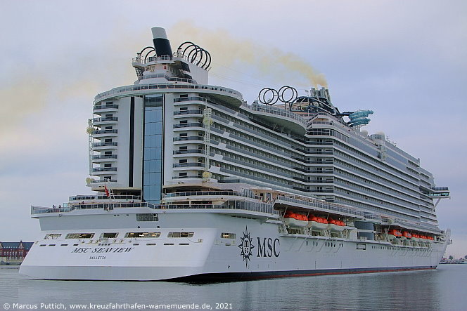 Das Kreuzfahrtschiff MSC SEAVIEW am 08. Oktober 2021 im Kreuzfahrthafen Warnem&uuml;nde in der Hansestadt Rostock.