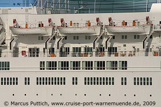 Das Kreuzfahrtschiff THOMSON SPIRIT am 25. August 2009 im Ostseebad Warnem&uuml;nde.