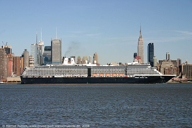 Das Kreuzfahrtschiff NOORDAM am 29. M&auml;rz 2008 in New York, NY (USA).