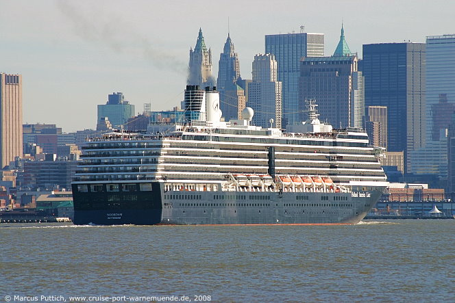 Das Kreuzfahrtschiff NOORDAM am 29. M&auml;rz 2008 in New York, NY (USA).