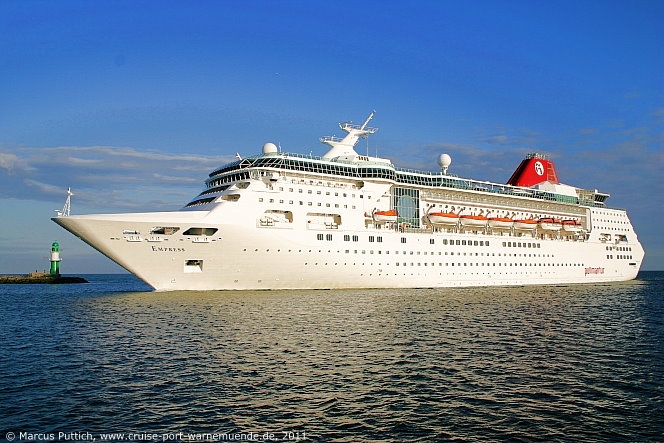 Das Kreuzfahrtschiff EMPRESS am 27. Mai 2011 im Kreuzfahrthafen Warnem&uuml;nde in der Hansestadt Rostock.