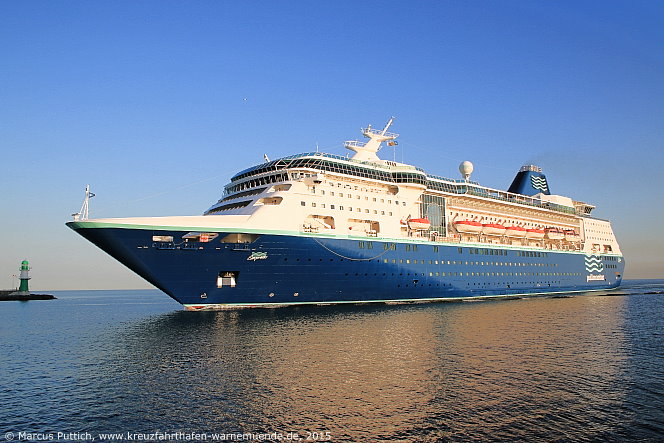 Das Kreuzfahrtschiff EMPRESS am 17. Juli 2015 im Kreuzfahrthafen Warnem&uuml;nde in der Hansestadt Rostock.