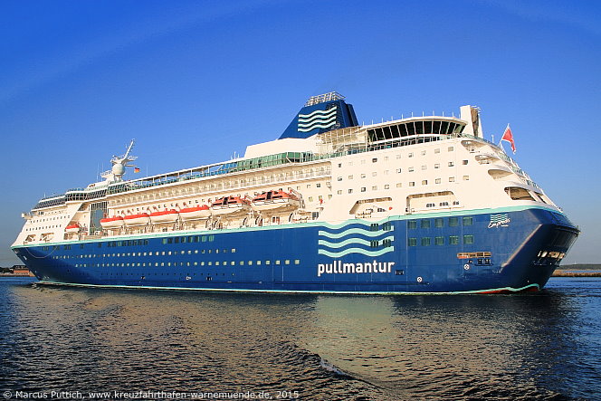 Das Kreuzfahrtschiff EMPRESS am 17. Juli 2015 im Kreuzfahrthafen Warnem&uuml;nde in der Hansestadt Rostock.