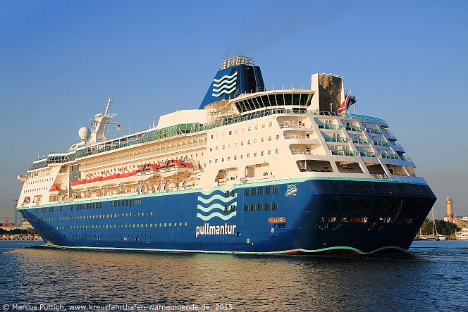 Das Kreuzfahrtschiff EMPRESS am 17. Juli 2015 im Kreuzfahrthafen Warnem&uuml;nde in der Hansestadt Rostock.