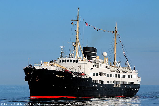 Das Kreuzfahrtschiff NORSTJERNEN von der Kreuzfahrtreederei Vestland Classic am 13. Mai 2015 im Kreuzfahrthafen Warnemünde in der Hansestadt Rostock.
