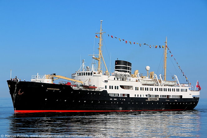 Das Kreuzfahrtschiff NORSTJERNEN von der Kreuzfahrtreederei Vestland Classic am 13. Mai 2015 im Kreuzfahrthafen Warnemünde in der Hansestadt Rostock.