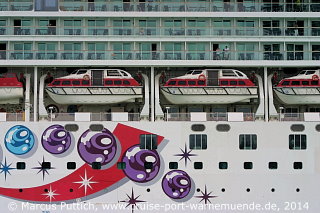 Das Kreuzfahrtschiff NORWEGIAN PEARL am 28. März 2014 in Miami, FL (USA).