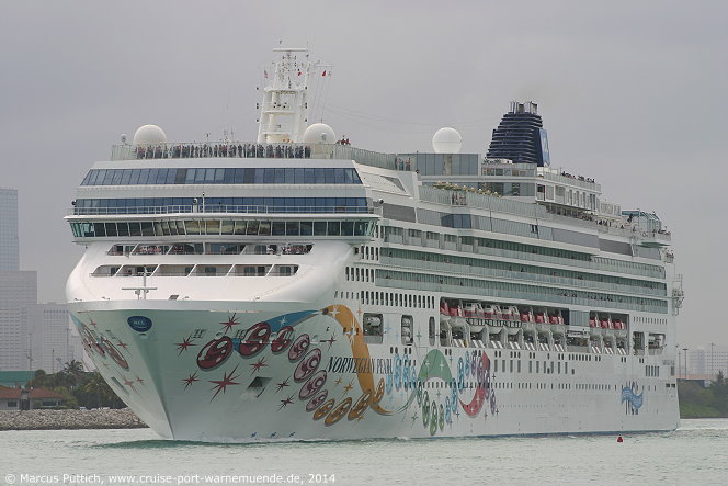 Das Kreuzfahrtschiff NORWEGIAN PEARL am 28. März 2014 in Miami, FL (USA).