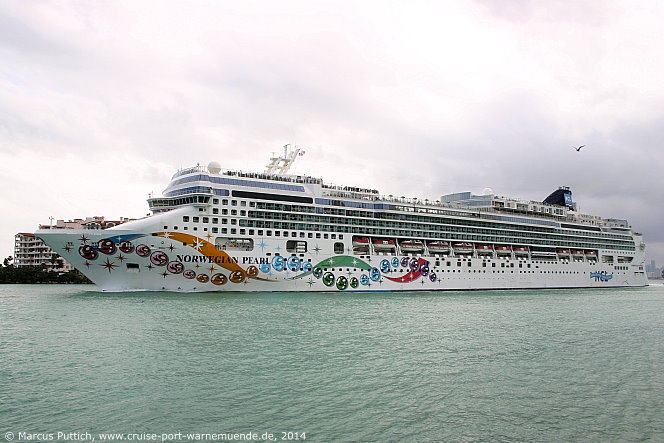 Das Kreuzfahrtschiff NORWEGIAN PEARL am 28. März 2014 in Miami, FL (USA).