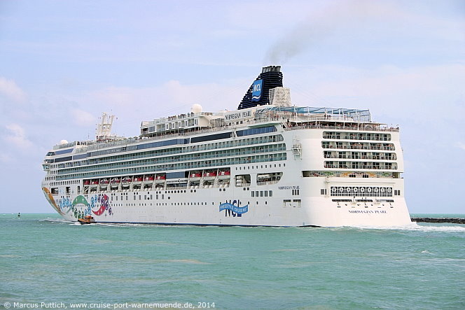 Das Kreuzfahrtschiff NORWEGIAN PEARL am 28. März 2014 in Miami, FL (USA).