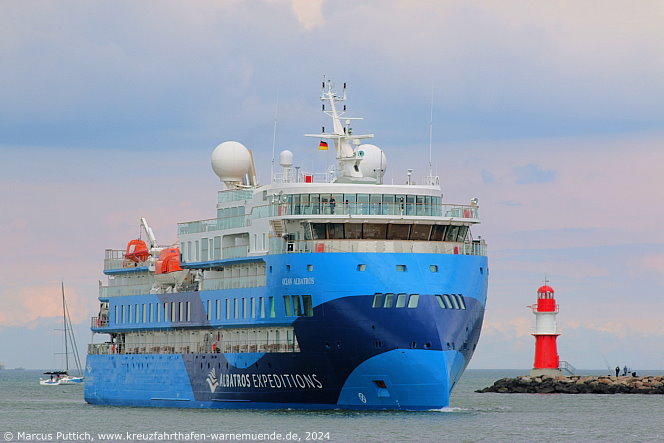 Das Kreuzfahrtschiff Kreuzfahrtschiff OCEAN ALBATROS am 05. Mai 2024 im Kreuzfahrthafen Warnem&uuml;nde in der Hansestadt Rostock (Erstanlauf).