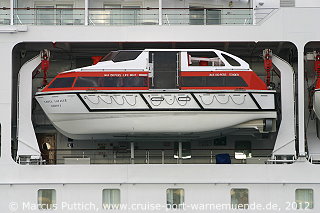 Das Kreuzfahrtschiff COSTA VOYAGER am 10. Juni 2012 im Ostseebad Warnem&uuml;nde (Erstanlauf).