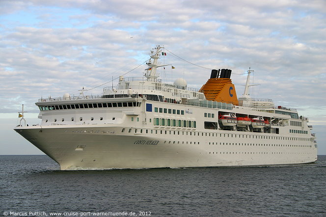 Das Kreuzfahrtschiff COSTA VOYAGER am 10. Juni 2012 im Ostseebad Warnem&uuml;nde (Erstanlauf).
