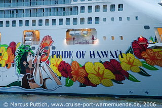 Das Kreuzfahrtschiff PRIDE OF HAWAI'I am 03. April 2006 in Hamburg (Deutschland).