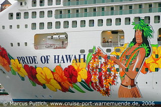 Das Kreuzfahrtschiff PRIDE OF HAWAI'I am 03. April 2006 in Hamburg (Deutschland).